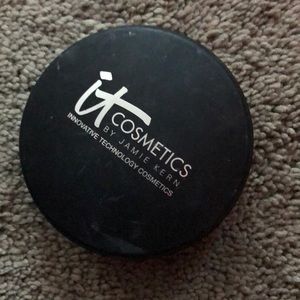 IT Cosmetics Celebration Foundation